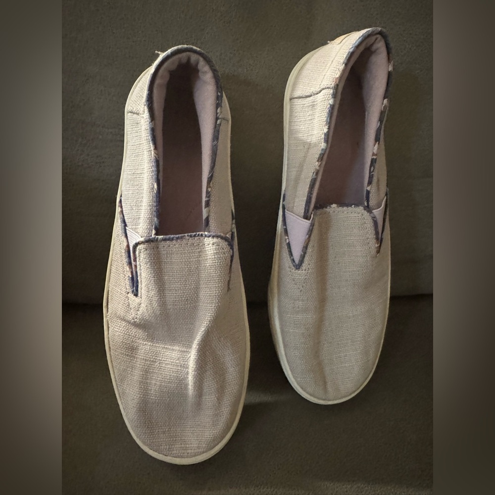 TOMS Youth 6 Ladies 7.5 Lavender Floral Trim Slip on Shoes